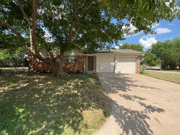 6166 Jennie Drive, Fort Worth, TX 76133