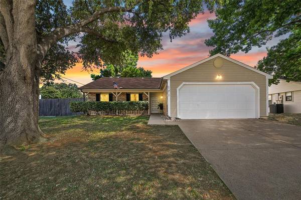 101 Clove Lane,  Euless,  TX 76039