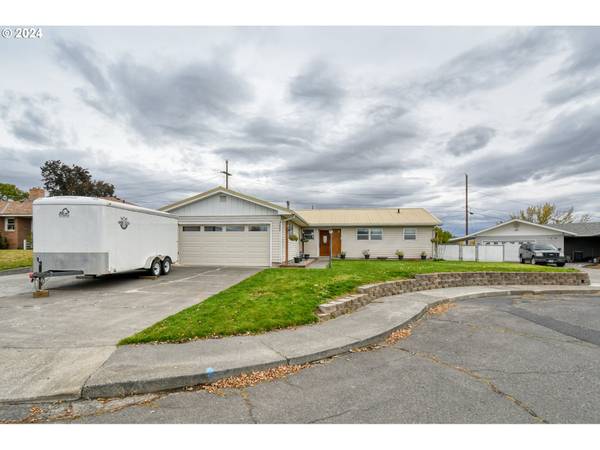 3222 SW HAILEY PL, Pendleton, OR 97801