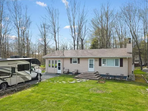 Tobyhanna Twp, PA 18347,7537 LAKE SHORE Drive