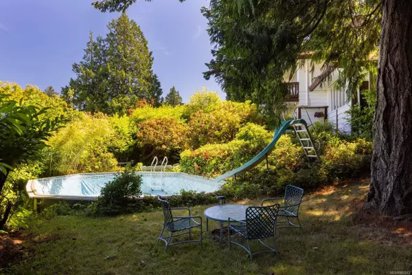 Saanich, BC V8N 1V3,2320 Arbutus Rd