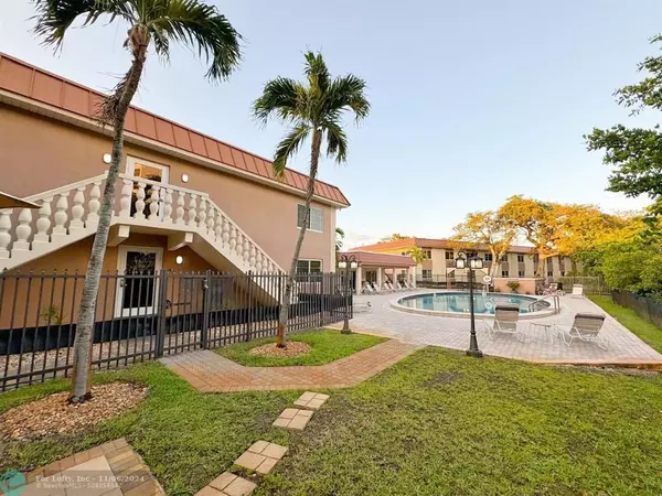 Wilton Manors, FL 33305,12 NE 19th Ct  #204A