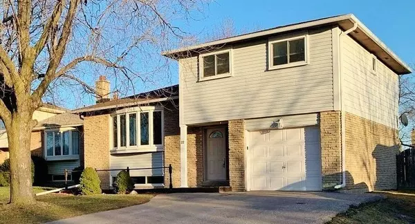 22 Geneva CT, Brampton, ON L6S 1B8