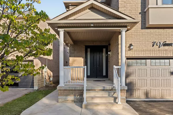 Brampton, ON L6P 2X4,7 Vanwood CRES