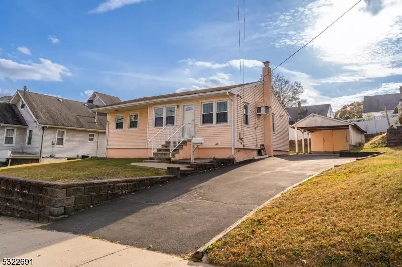 33 Hudson Ave, Totowa Boro, NJ 07512