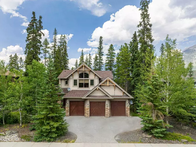 227 Miskow Close, Canmore, AB T1W 3G7