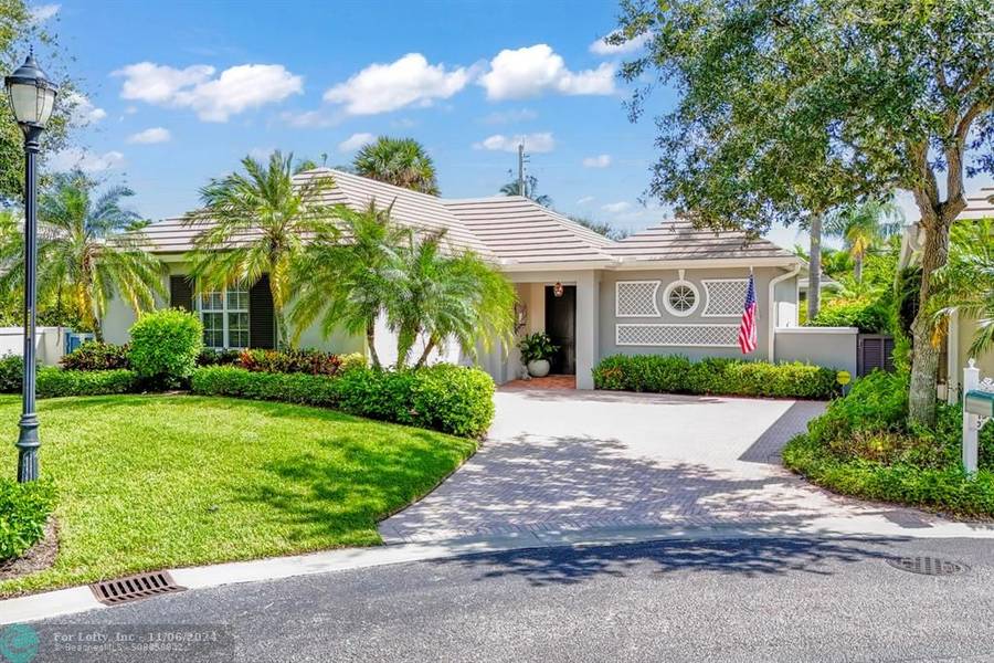 2136 Sea Mist Ct, Vero Beach, FL 32963