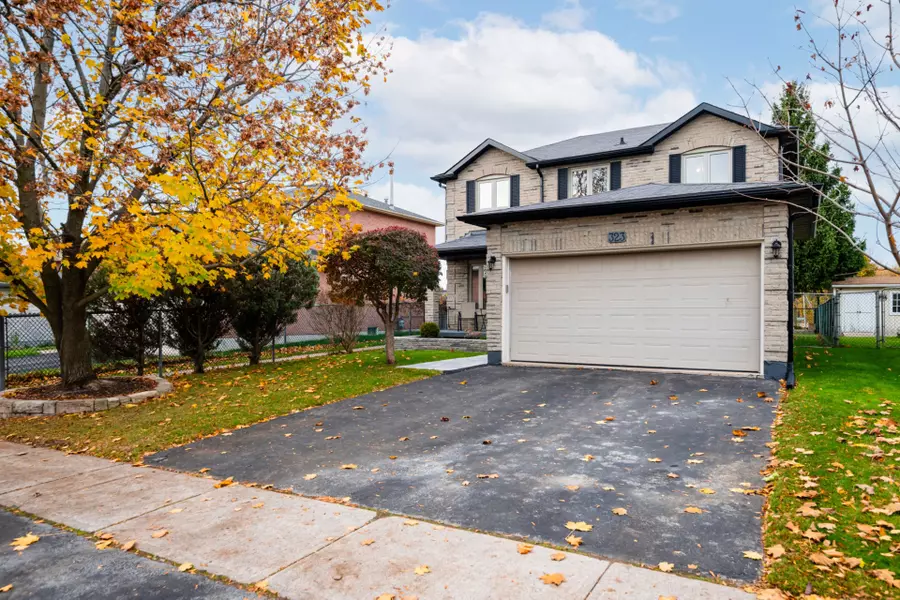 323 Bailey DR, Orangeville, ON L9W 4M3