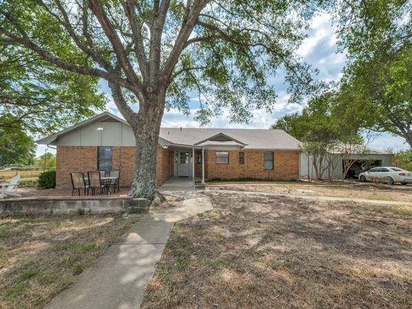 5734 NE County Road 1040, Rice, TX 75155