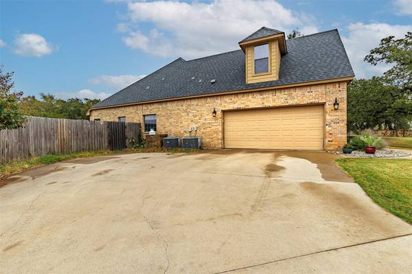 Weatherford, TX 76088,100 Overton Ridge Circle