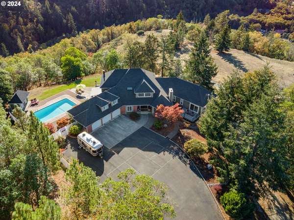 317 AKER DR, Myrtle Creek, OR 97457