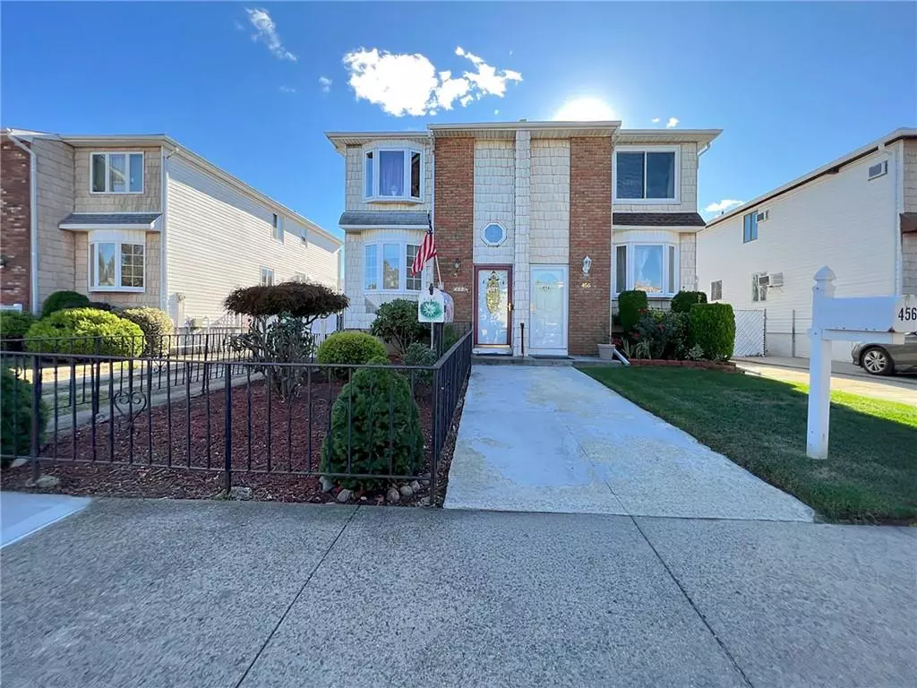 Staten  Island, NY 10305,458 Dongan Hills AVE