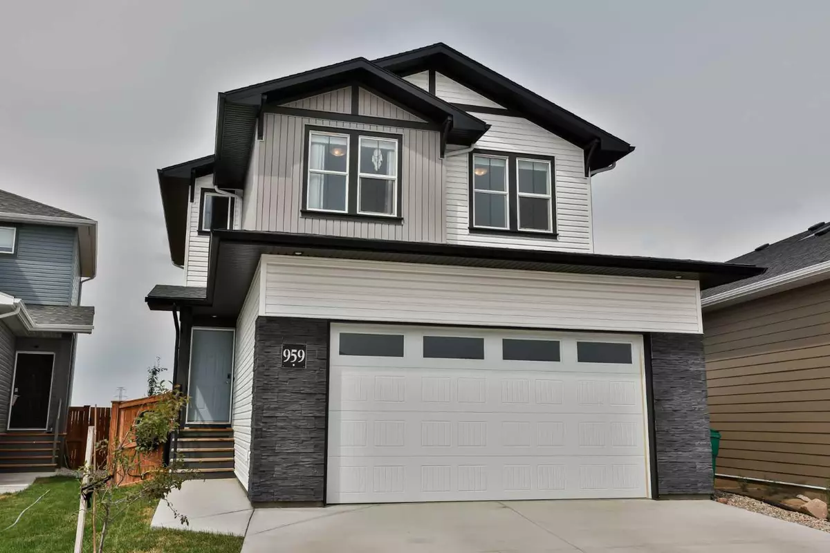 Lethbridge, AB T1H7G9,959 41 AVE North