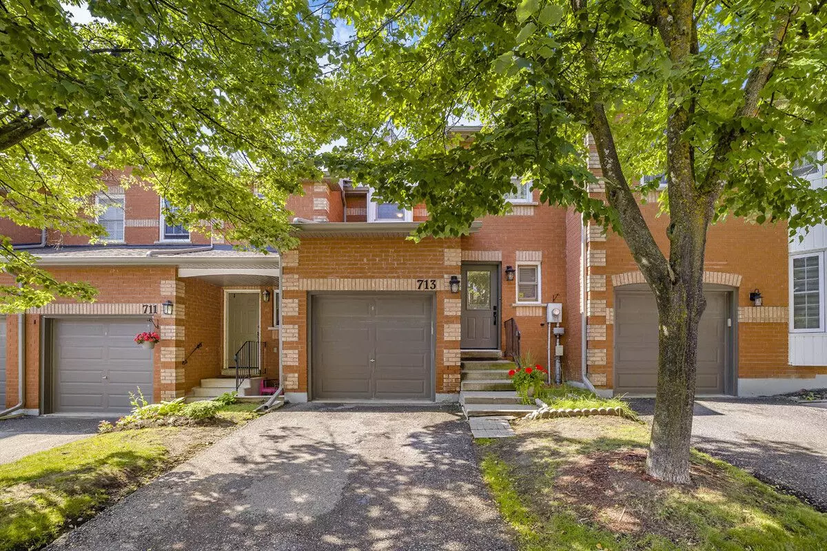 Newmarket, ON L3X 1W5,713 Caradonna CRES