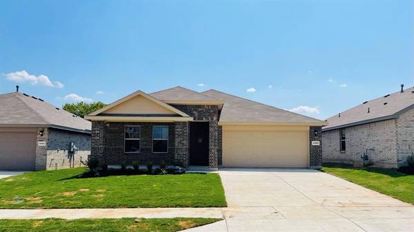 4165 CROOKED BEND Drive, Fort Worth, TX 76036