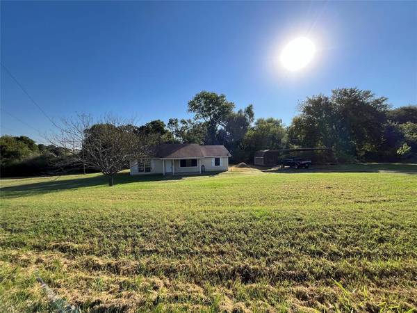 3932 High Meadows Drive,  Alvarado,  TX 76009