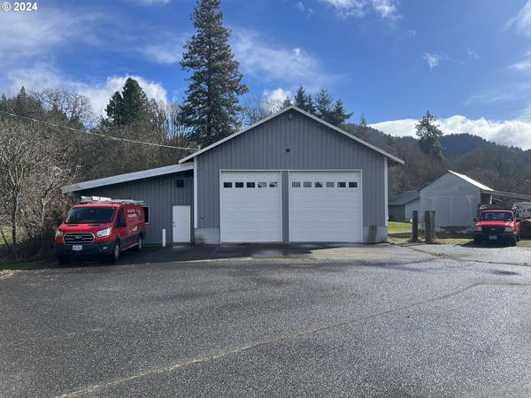 White Salmon, WA 98672,1351 AVI LN