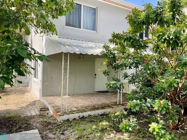 Fort Lauderdale, FL 33304,828 NE 17th Ave  #3