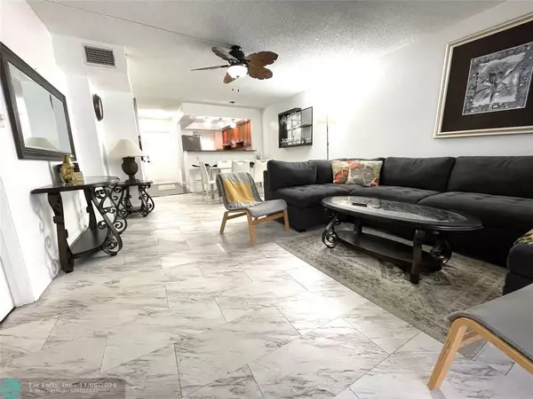 Deerfield Beach, FL 33441,400 SE 10th St  #318