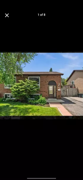 174 CASTLEBAR CRES #Main, Oshawa, ON L1J 7B4