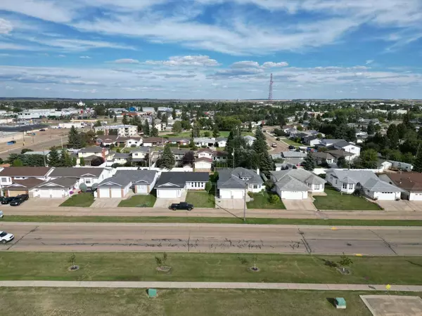 Out Of Province_alberta, AB T9C1R7,4801 61 St Vegreville, Ab #7