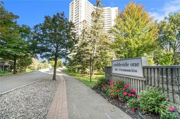 Woodroffe, ON K2B 8C8,1081 AMBLESIDE DR #202