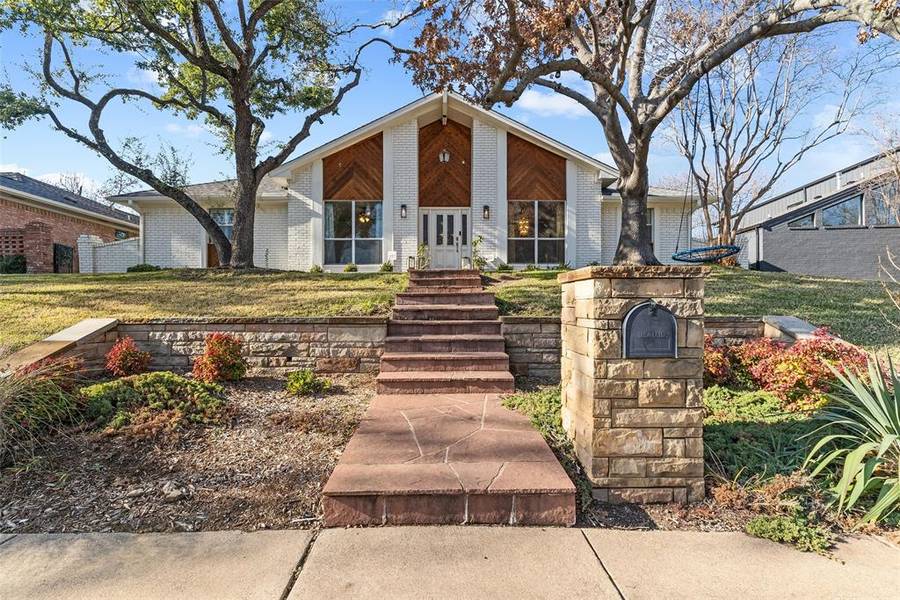 8915 Vista Gate Drive, Dallas, TX 75243