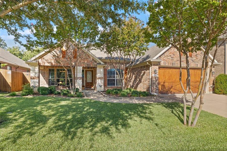 6300 Laurel Oak Lane, Arlington, TX 76001