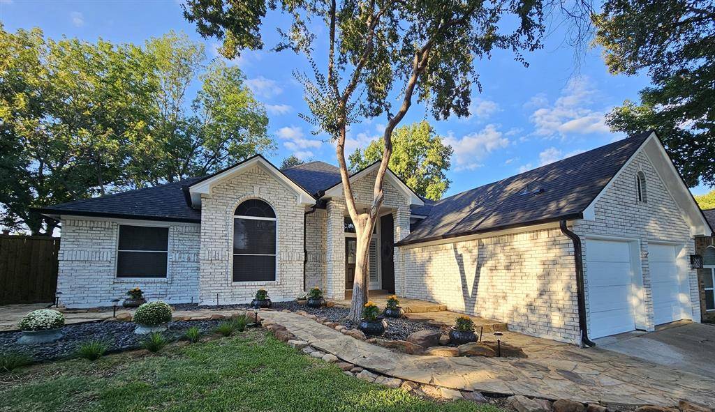 805 Rolling View Court, Highland Village, TX 75077