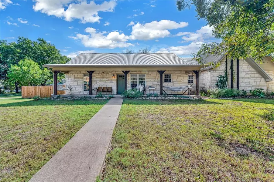 1414 Mary Street, Clifton, TX 76634