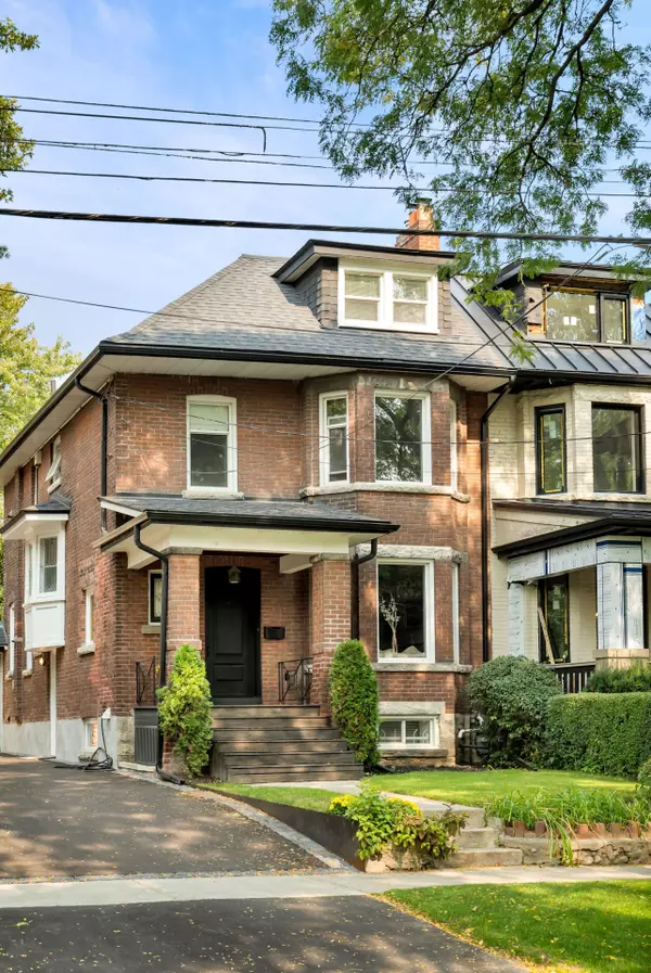 118 Pricefield RD,  Toronto C09,  ON M4W 1Z9