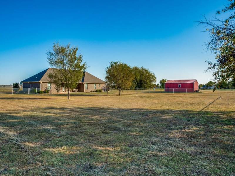 714 Mohawk Drive, Tioga, TX 76271