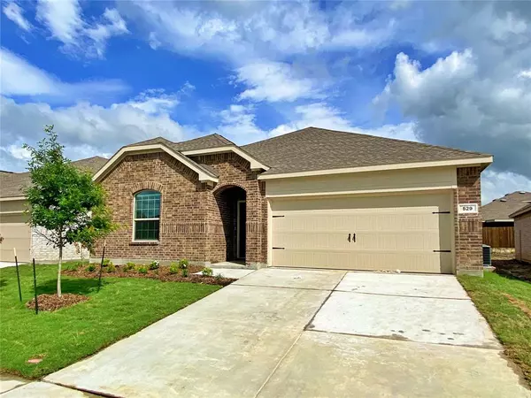 529 Robinson Way, Fate, TX 75189