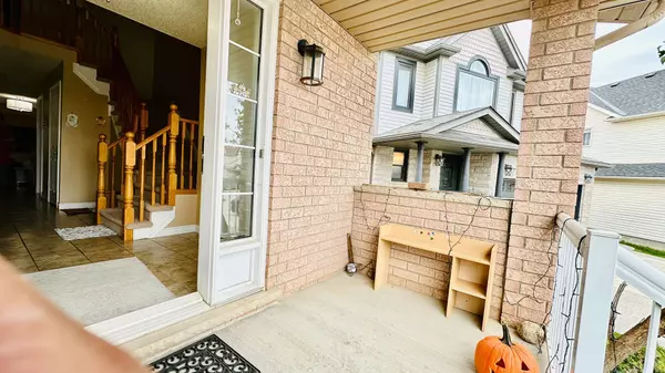 Kitchener, ON N2E 4G5,240 PURPLE SAGE CRES