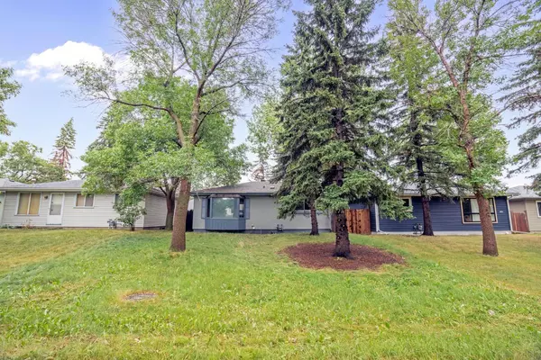 Calgary, AB T2B 0K3,3252 33A AVE SE