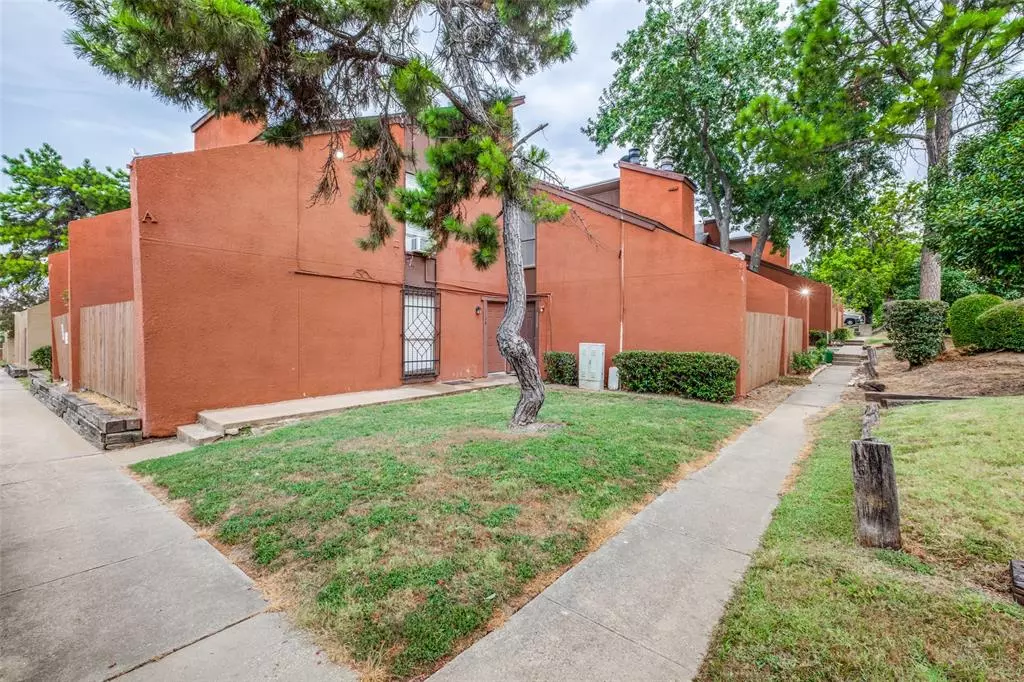 Dallas, TX 75231,7152 Fair Oaks Avenue #1133