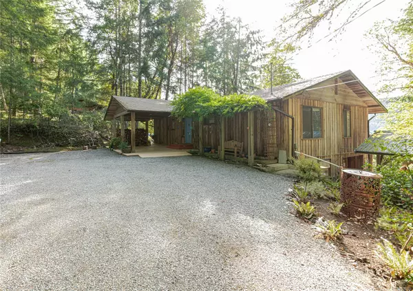 Salt Spring, BC V8K 1M6,117 Fairway Dr