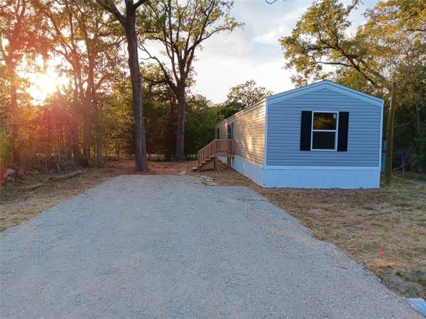 127 Longhorn Road, Mabank, TX 75156