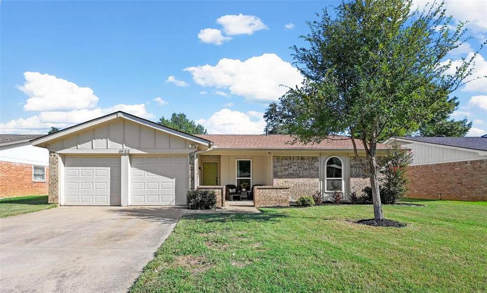 1933 Schumac Lane, Bedford, TX 76022