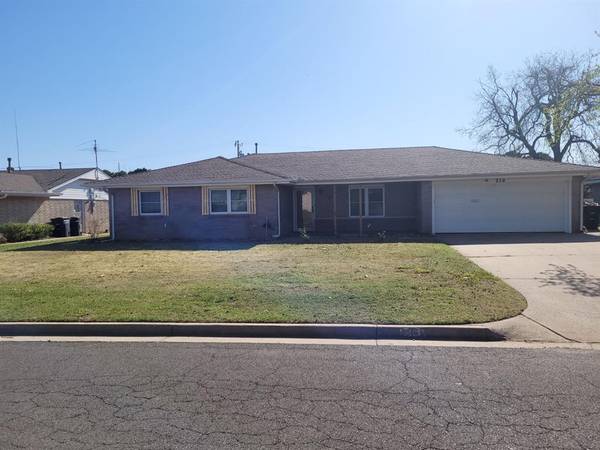 210 Kelly Drive, Moore, OK 73160