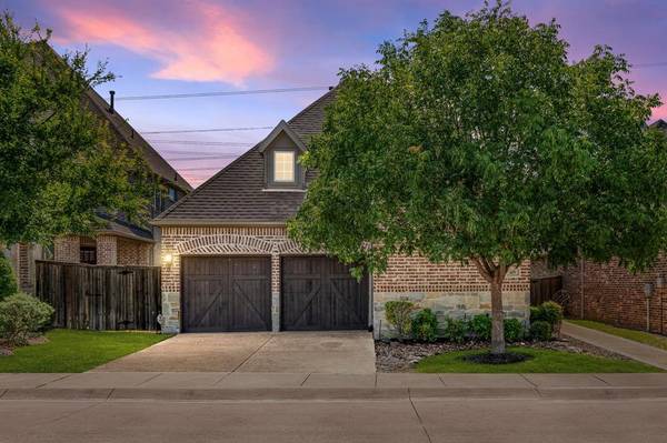 609 Royal Minister Boulevard,  Lewisville,  TX 75056