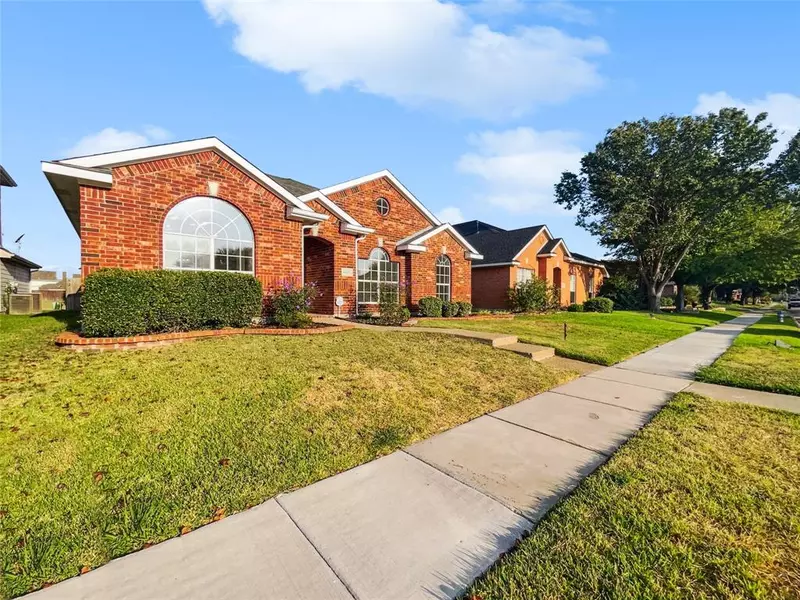 6021 Apache Drive, The Colony, TX 75056