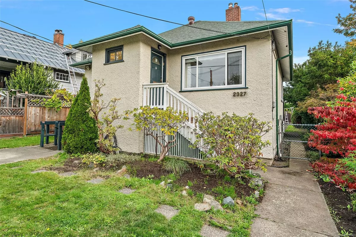 Oak Bay, BC V8R 5E7,2327 Florence St