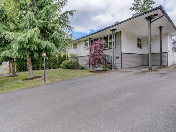 Saanich, BC V8Z 3Z2,4124 Birtles Ave