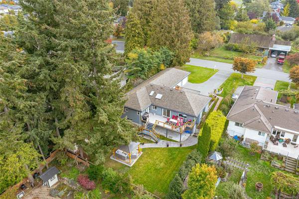 4962 HIGHGATE Rd, Saanich, BC V8Y 1V9