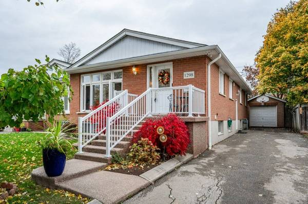 1298 Napier CRES, Oakville, ON L6H 2A4