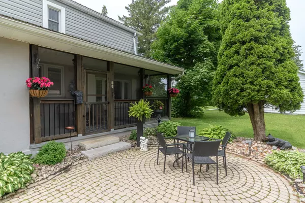 Kawartha Lakes, ON K0M 1N0,77 Bond ST E