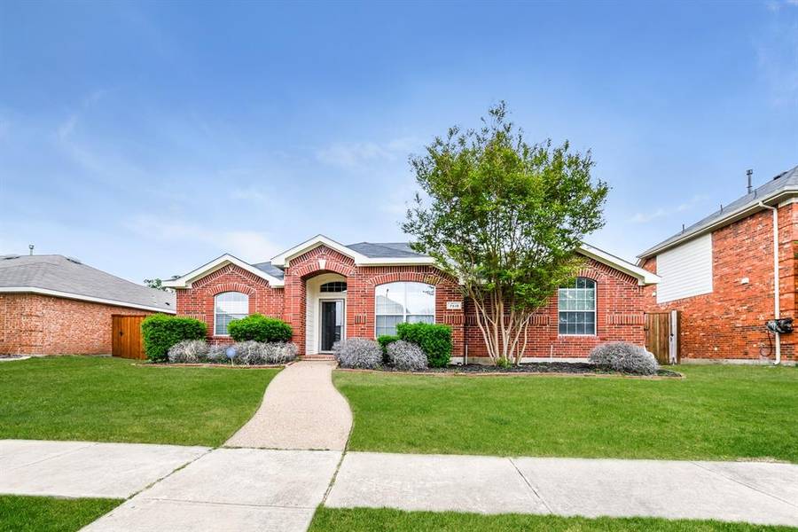 7518 MAPLEWOOD Drive, Rowlett, TX 75089