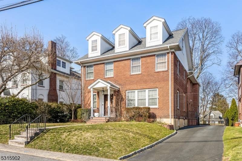 6 Harding Ct, Passaic City, NJ 07055