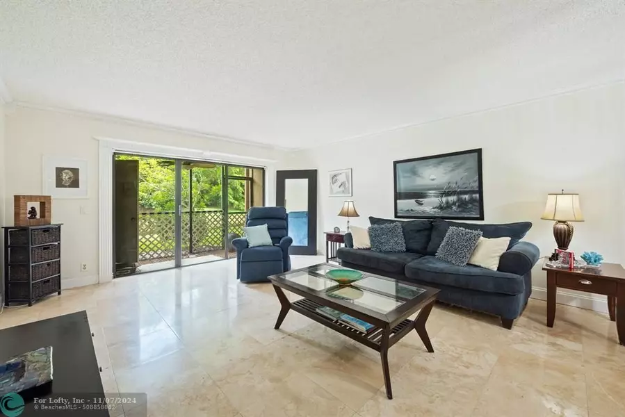 429 Lakeview Dr  #104, Weston, FL 33326